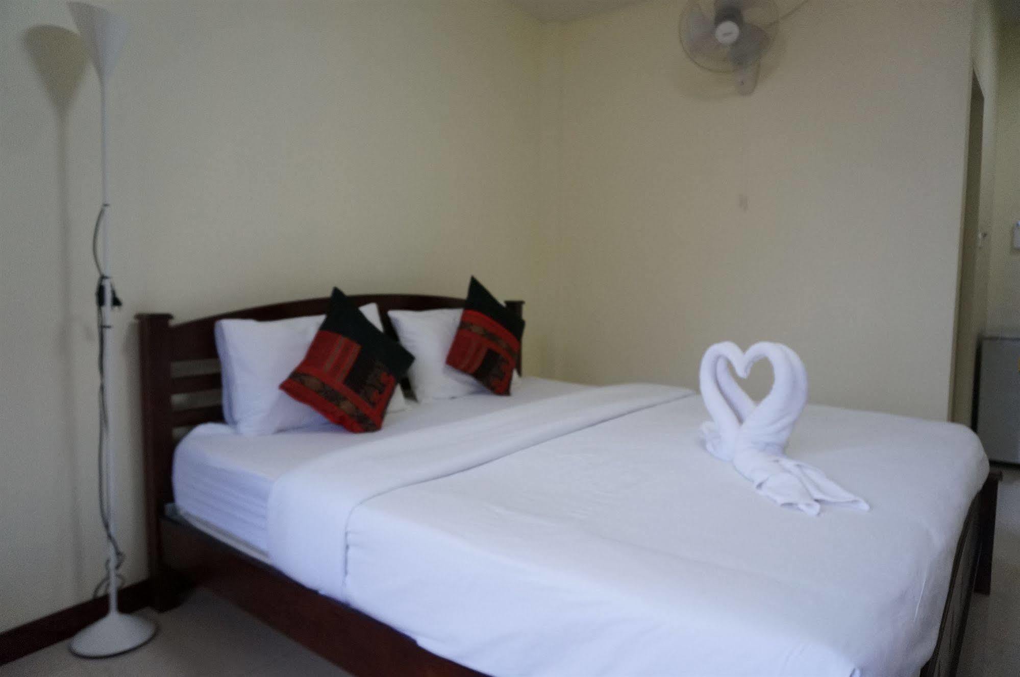 הואה הין Baan Taweesuk Guest House מראה חיצוני תמונה