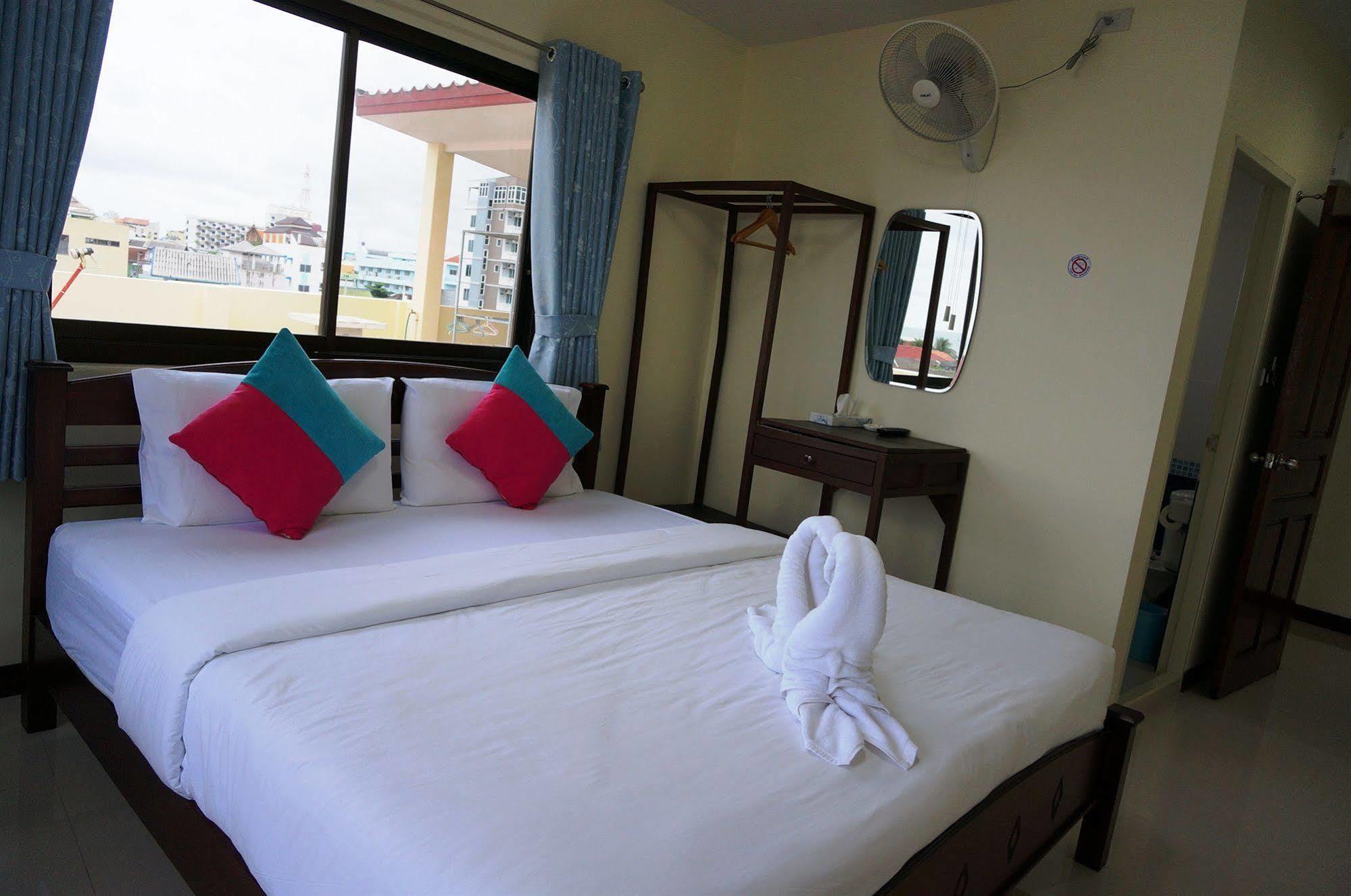 הואה הין Baan Taweesuk Guest House מראה חיצוני תמונה